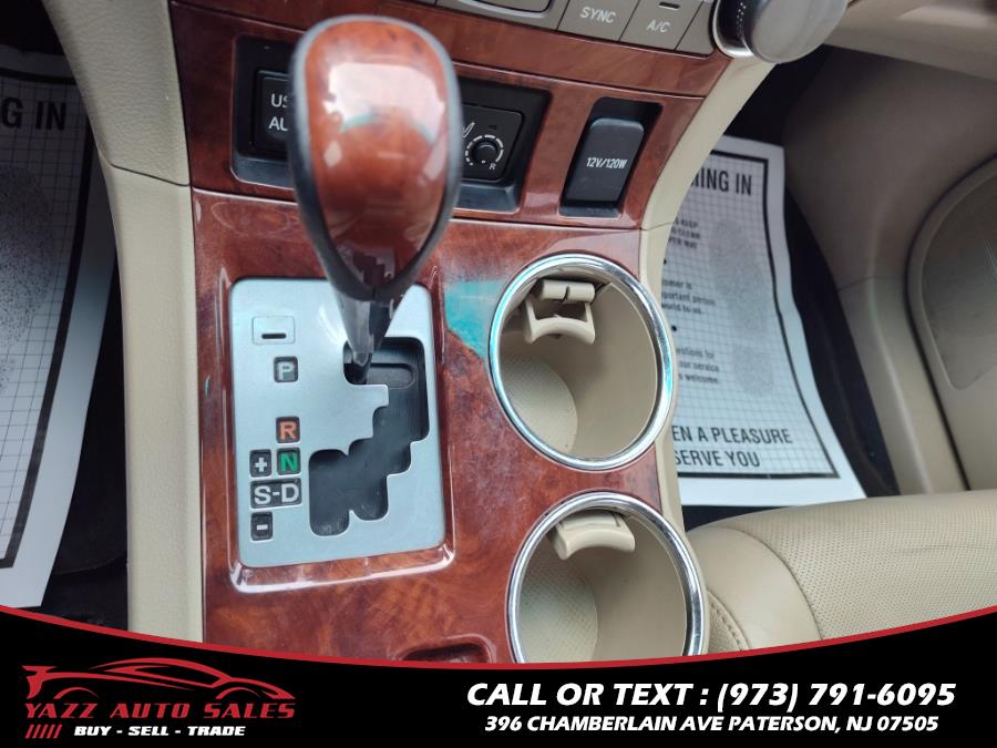 2013 Toyota Highlander 4WD 4dr V6 Limited (Natl), available for sale in Paterson, New Jersey | Yazz Auto Sales. Paterson, New Jersey 2013 Toyota Highlander 4WD 4dr V6 Limited (Natl), available for sale in Paterson, New Jersey | Yazz Auto Sales. Paterson, New Jersey
