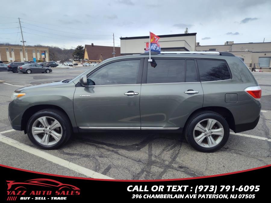 2013 Toyota Highlander 4WD 4dr V6 Limited (Natl), available for sale in Paterson, New Jersey | Yazz Auto Sales. Paterson, New Jersey 2013 Toyota Highlander 4WD 4dr V6 Limited (Natl), available for sale in Paterson, New Jersey | Yazz Auto Sales. Paterson, New Jersey