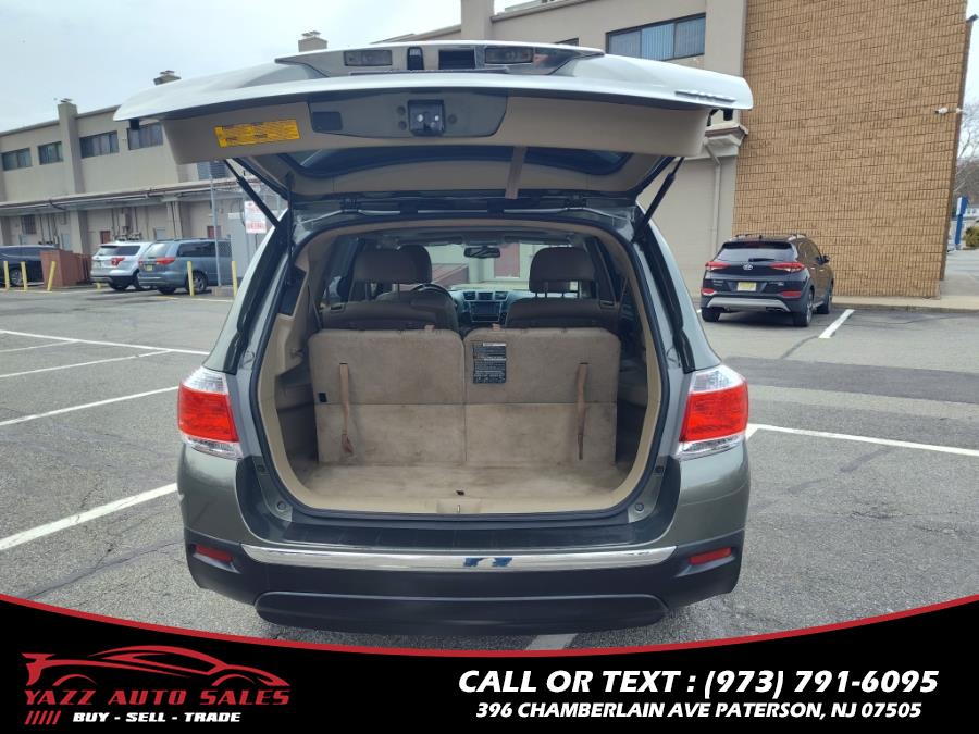 2013 Toyota Highlander 4WD 4dr V6 Limited (Natl), available for sale in Paterson, New Jersey | Yazz Auto Sales. Paterson, New Jersey 2013 Toyota Highlander 4WD 4dr V6 Limited (Natl), available for sale in Paterson, New Jersey | Yazz Auto Sales. Paterson, New Jersey
