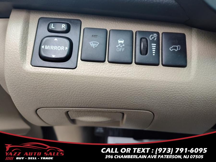 2013 Toyota Highlander 4WD 4dr V6 Limited (Natl), available for sale in Paterson, New Jersey | Yazz Auto Sales. Paterson, New Jersey 2013 Toyota Highlander 4WD 4dr V6 Limited (Natl), available for sale in Paterson, New Jersey | Yazz Auto Sales. Paterson, New Jersey