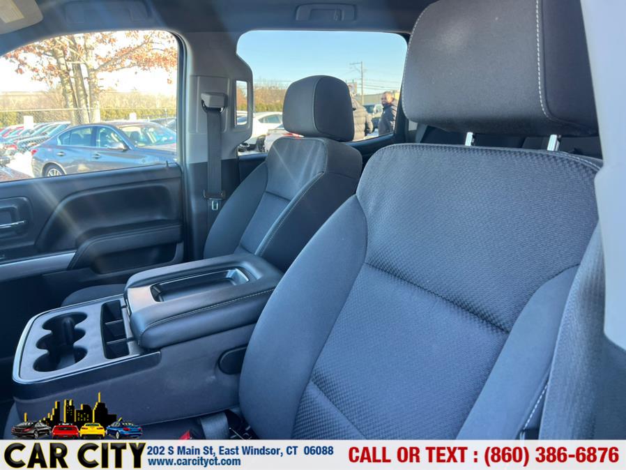 2018 Chevrolet Silverado 1500 4WD Crew Cab 143.5" LT w/1LT, available for sale in East Windsor, Connecticut | Car City LLC. East Windsor, Connecticut 2018 Chevrolet Silverado 1500 4WD Crew Cab 143.5" LT w/1LT, available for sale in East Windsor, Connecticut | Car City LLC. East Windsor, Connecticut