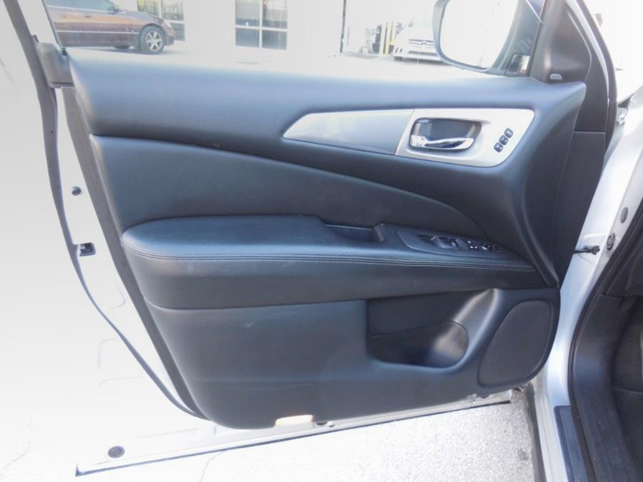 2020 Nissan Pathfinder 4x4 SL, available for sale in Hawaiian Gardens, California | Luxe Motors. Hawaiian Gardens, California 2020 Nissan Pathfinder 4x4 SL, available for sale in Hawaiian Gardens, California | Luxe Motors. Hawaiian Gardens, California