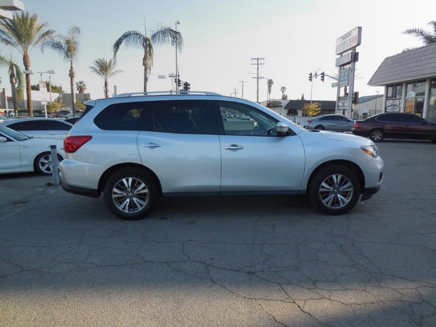 2020 Nissan Pathfinder 4x4 SL, available for sale in Hawaiian Gardens, California | Luxe Motors. Hawaiian Gardens, California 2020 Nissan Pathfinder 4x4 SL, available for sale in Hawaiian Gardens, California | Luxe Motors. Hawaiian Gardens, California