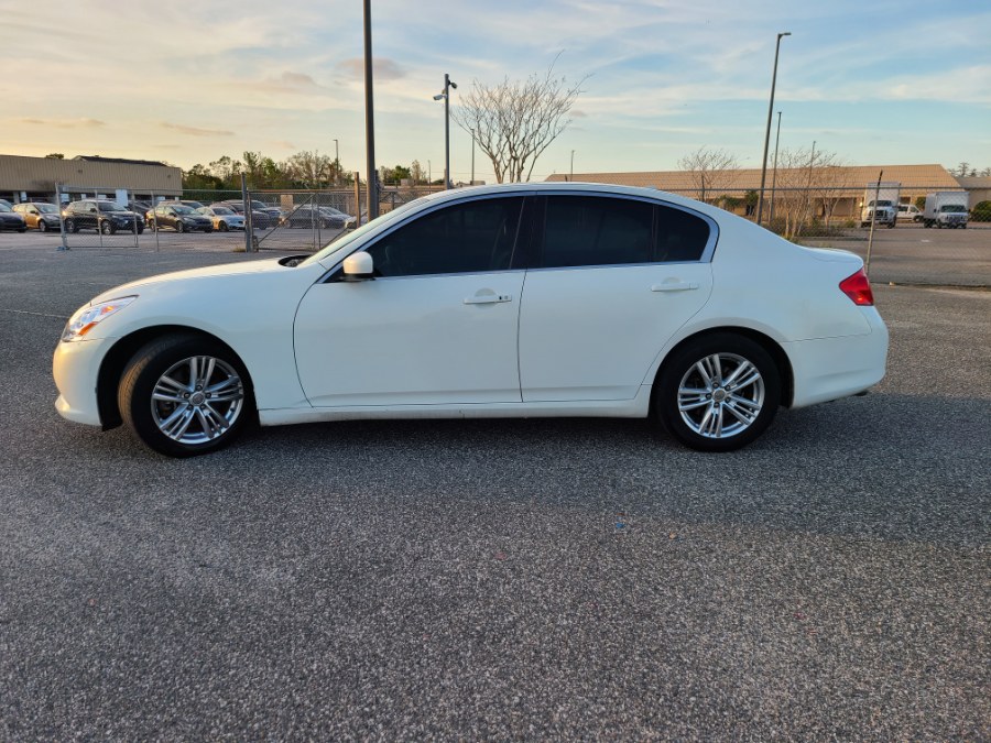 2015 INFINITI Q40 4dr Sdn RWD, available for sale in Orlando, Florida | CarX Club Corporation. Orlando, Florida 2015 INFINITI Q40 4dr Sdn RWD, available for sale in Orlando, Florida | CarX Club Corporation. Orlando, Florida