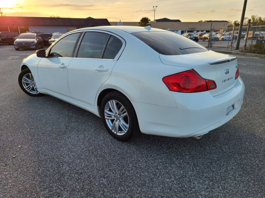 2015 INFINITI Q40 4dr Sdn RWD, available for sale in Orlando, Florida | CarX Club Corporation. Orlando, Florida 2015 INFINITI Q40 4dr Sdn RWD, available for sale in Orlando, Florida | CarX Club Corporation. Orlando, Florida