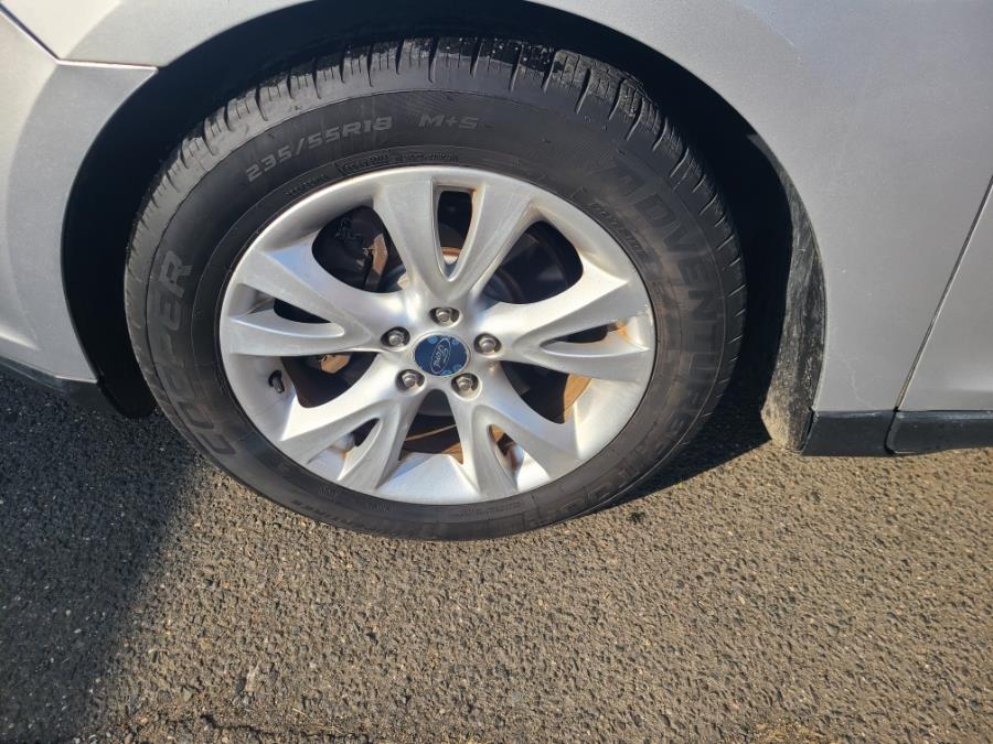 2011 Ford Taurus 4dr Sdn SEL FWD, available for sale in Derby, Connecticut | Bridge Motors LLC. Derby, Connecticut 2011 Ford Taurus 4dr Sdn SEL FWD, available for sale in Derby, Connecticut | Bridge Motors LLC. Derby, Connecticut