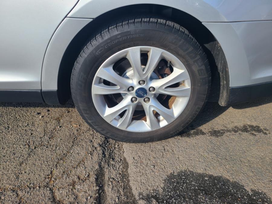 2011 Ford Taurus 4dr Sdn SEL FWD, available for sale in Derby, Connecticut | Bridge Motors LLC. Derby, Connecticut 2011 Ford Taurus 4dr Sdn SEL FWD, available for sale in Derby, Connecticut | Bridge Motors LLC. Derby, Connecticut