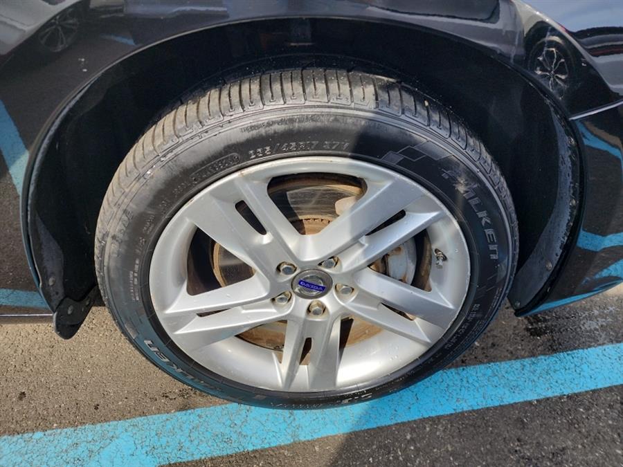 2014 Volvo S60 4dr Sdn T5 FWD, available for sale in Islip, New York | L.I. Auto Gallery. Islip, New York 2014 Volvo S60 4dr Sdn T5 FWD, available for sale in Islip, New York | L.I. Auto Gallery. Islip, New York
