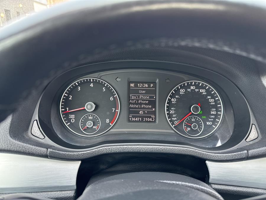 2013 Volkswagen Passat 4dr Sdn 2.5L Auto SE w/Sunroof PZEV, available for sale in Hartford, Connecticut | HPG Auto Sales LLC. Hartford, Connecticut 2013 Volkswagen Passat 4dr Sdn 2.5L Auto SE w/Sunroof PZEV, available for sale in Hartford, Connecticut | HPG Auto Sales LLC. Hartford, Connecticut