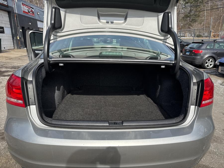 2013 Volkswagen Passat 4dr Sdn 2.5L Auto SE w/Sunroof PZEV, available for sale in Hartford, Connecticut | HPG Auto Sales LLC. Hartford, Connecticut 2013 Volkswagen Passat 4dr Sdn 2.5L Auto SE w/Sunroof PZEV, available for sale in Hartford, Connecticut | HPG Auto Sales LLC. Hartford, Connecticut