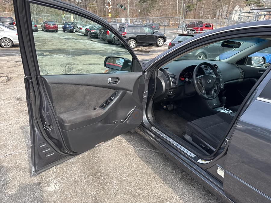 2012 Nissan Altima 4dr Sdn V6 CVT 3.5 SR, available for sale in Hartford, Connecticut | HPG Auto Sales LLC. Hartford, Connecticut 2012 Nissan Altima 4dr Sdn V6 CVT 3.5 SR, available for sale in Hartford, Connecticut | HPG Auto Sales LLC. Hartford, Connecticut