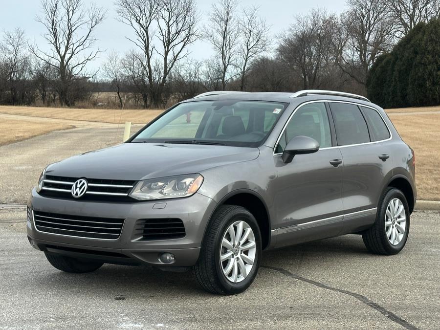 Used 2011 Volkswagen Touareg in Darien, Wisconsin | Geneva Motor Cars. Darien, Wisconsin