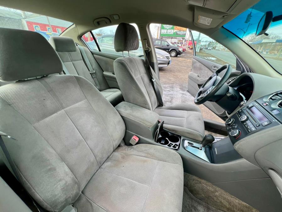 2008 Nissan Altima 4dr Sdn I4 CVT 2.5 S ULEV, available for sale in Wallingford, Connecticut | Wallingford Auto Center LLC. Wallingford, Connecticut 2008 Nissan Altima 4dr Sdn I4 CVT 2.5 S ULEV, available for sale in Wallingford, Connecticut | Wallingford Auto Center LLC. Wallingford, Connecticut