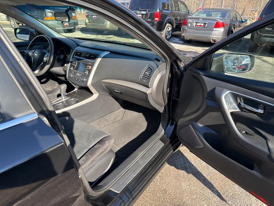 2014 Nissan Altima 4dr Sdn I4 2.5 S, available for sale in Hartford, Connecticut | HPG Auto Sales LLC. Hartford, Connecticut 2014 Nissan Altima 4dr Sdn I4 2.5 S, available for sale in Hartford, Connecticut | HPG Auto Sales LLC. Hartford, Connecticut