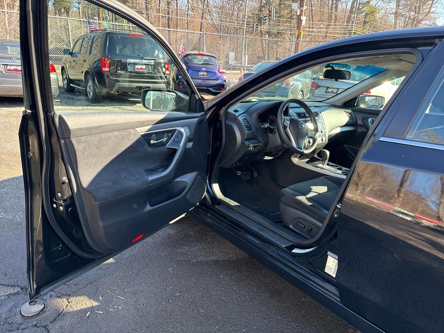 2014 Nissan Altima 4dr Sdn I4 2.5 S, available for sale in Hartford, Connecticut | HPG Auto Sales LLC. Hartford, Connecticut 2014 Nissan Altima 4dr Sdn I4 2.5 S, available for sale in Hartford, Connecticut | HPG Auto Sales LLC. Hartford, Connecticut