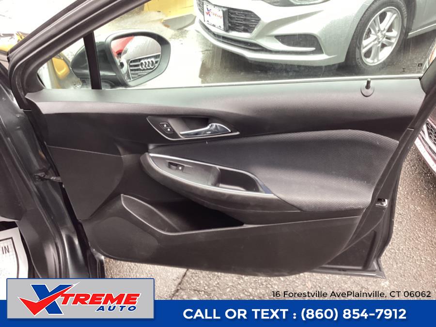 2017 Chevrolet Cruze 4dr HB 1.4L LT w/1SD, available for sale in Plainville, Connecticut | Xtreme Auto. Plainville, Connecticut 2017 Chevrolet Cruze 4dr HB 1.4L LT w/1SD, available for sale in Plainville, Connecticut | Xtreme Auto. Plainville, Connecticut