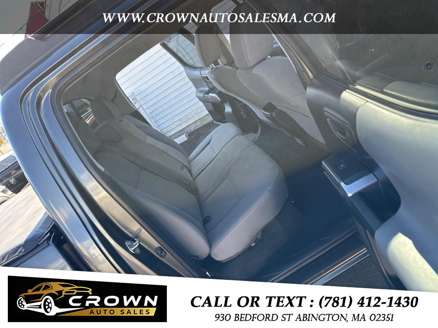 2017 Toyota Tacoma SR5 Double Cab 5'' Bed V6 4x4 AT (Natl), available for sale in Abington, Massachusetts | Crown Auto Sales. Abington, Massachusetts 2017 Toyota Tacoma SR5 Double Cab 5'' Bed V6 4x4 AT (Natl), available for sale in Abington, Massachusetts | Crown Auto Sales. Abington, Massachusetts
