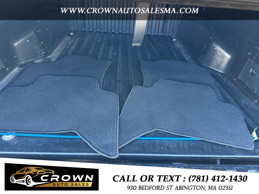 2017 Toyota Tacoma SR5 Double Cab 5'' Bed V6 4x4 AT (Natl), available for sale in Abington, Massachusetts | Crown Auto Sales. Abington, Massachusetts 2017 Toyota Tacoma SR5 Double Cab 5'' Bed V6 4x4 AT (Natl), available for sale in Abington, Massachusetts | Crown Auto Sales. Abington, Massachusetts