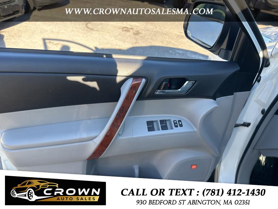 2013 Toyota Highlander 4WD 4dr V6 Limited (Natl), available for sale in Abington, Massachusetts | Crown Auto Sales. Abington, Massachusetts 2013 Toyota Highlander 4WD 4dr V6 Limited (Natl), available for sale in Abington, Massachusetts | Crown Auto Sales. Abington, Massachusetts