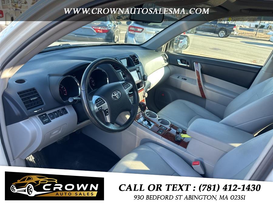 2013 Toyota Highlander 4WD 4dr V6 Limited (Natl), available for sale in Abington, Massachusetts | Crown Auto Sales. Abington, Massachusetts 2013 Toyota Highlander 4WD 4dr V6 Limited (Natl), available for sale in Abington, Massachusetts | Crown Auto Sales. Abington, Massachusetts