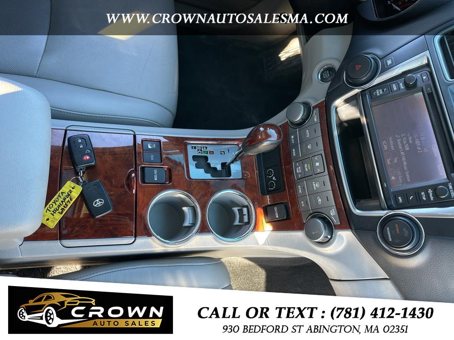 2013 Toyota Highlander 4WD 4dr V6 Limited (Natl), available for sale in Abington, Massachusetts | Crown Auto Sales. Abington, Massachusetts 2013 Toyota Highlander 4WD 4dr V6 Limited (Natl), available for sale in Abington, Massachusetts | Crown Auto Sales. Abington, Massachusetts