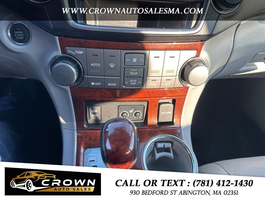 2013 Toyota Highlander 4WD 4dr V6 Limited (Natl), available for sale in Abington, Massachusetts | Crown Auto Sales. Abington, Massachusetts 2013 Toyota Highlander 4WD 4dr V6 Limited (Natl), available for sale in Abington, Massachusetts | Crown Auto Sales. Abington, Massachusetts