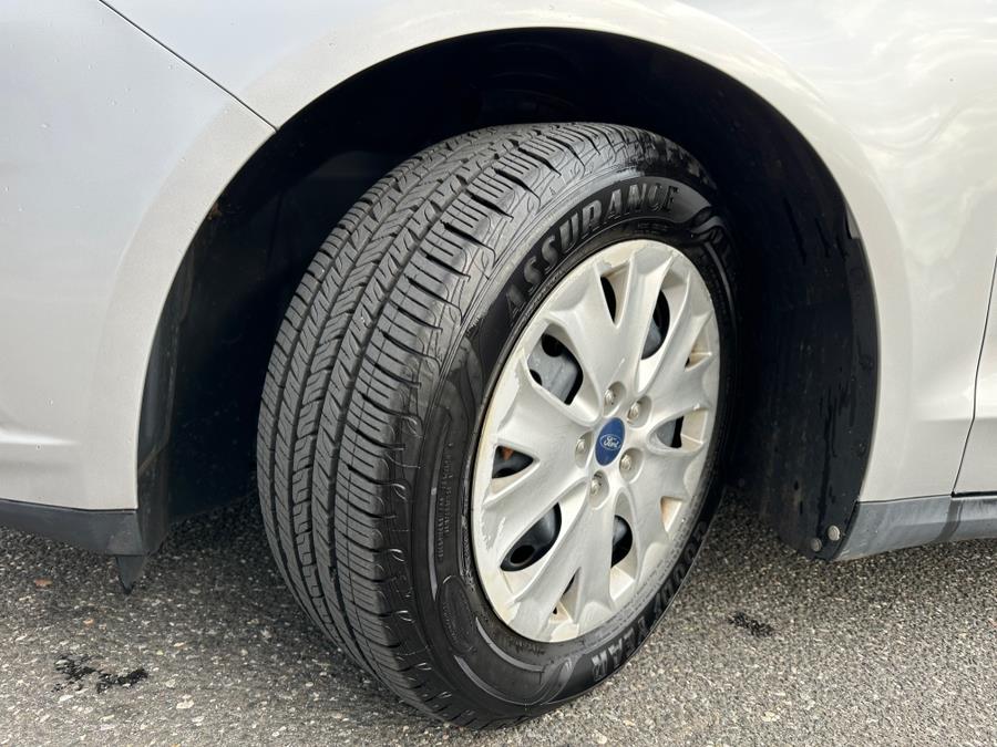 2014 Ford Fusion 4dr Sdn S FWD, available for sale in Copiague, New York | Great Deal Motors. Copiague, New York 2014 Ford Fusion 4dr Sdn S FWD, available for sale in Copiague, New York | Great Deal Motors. Copiague, New York