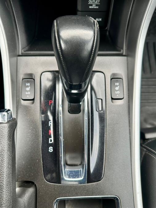 2015 Honda Accord Sedan 4dr V6 Auto EX-L, available for sale in Hartford, Connecticut | HPG Auto Sales LLC. Hartford, Connecticut 2015 Honda Accord Sedan 4dr V6 Auto EX-L, available for sale in Hartford, Connecticut | HPG Auto Sales LLC. Hartford, Connecticut