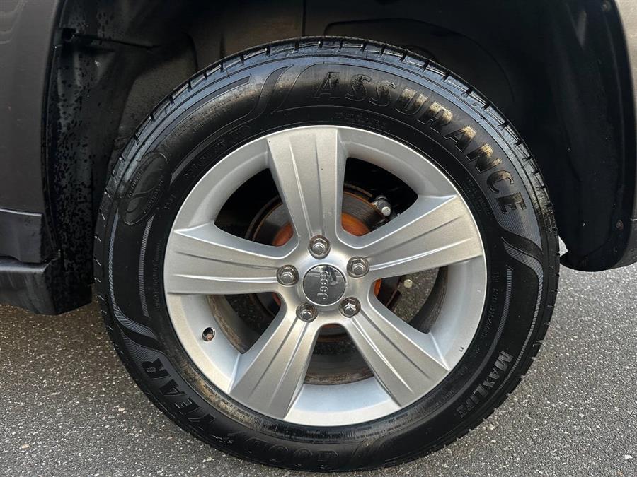 2014 Jeep Compass Sport 4x4 4dr SUV, available for sale in Hempstead, New York | VIP Auto Credit Express. Hempstead, New York 2014 Jeep Compass Sport 4x4 4dr SUV, available for sale in Hempstead, New York | VIP Auto Credit Express. Hempstead, New York