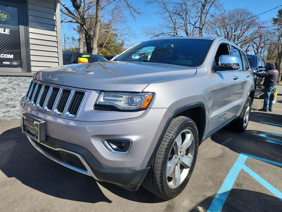 Used 2014 Jeep Grand Cherokee in Islip, New York | L.I. Auto Gallery. Islip, New York