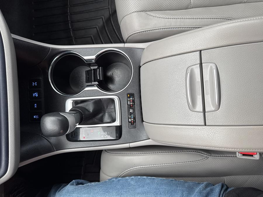 2015 Toyota Highlander AWD 4dr V6 Limited, available for sale in Waterbury, Connecticut | National Auto Brokers, Inc.. Waterbury, Connecticut 2015 Toyota Highlander AWD 4dr V6 Limited, available for sale in Waterbury, Connecticut | National Auto Brokers, Inc.. Waterbury, Connecticut