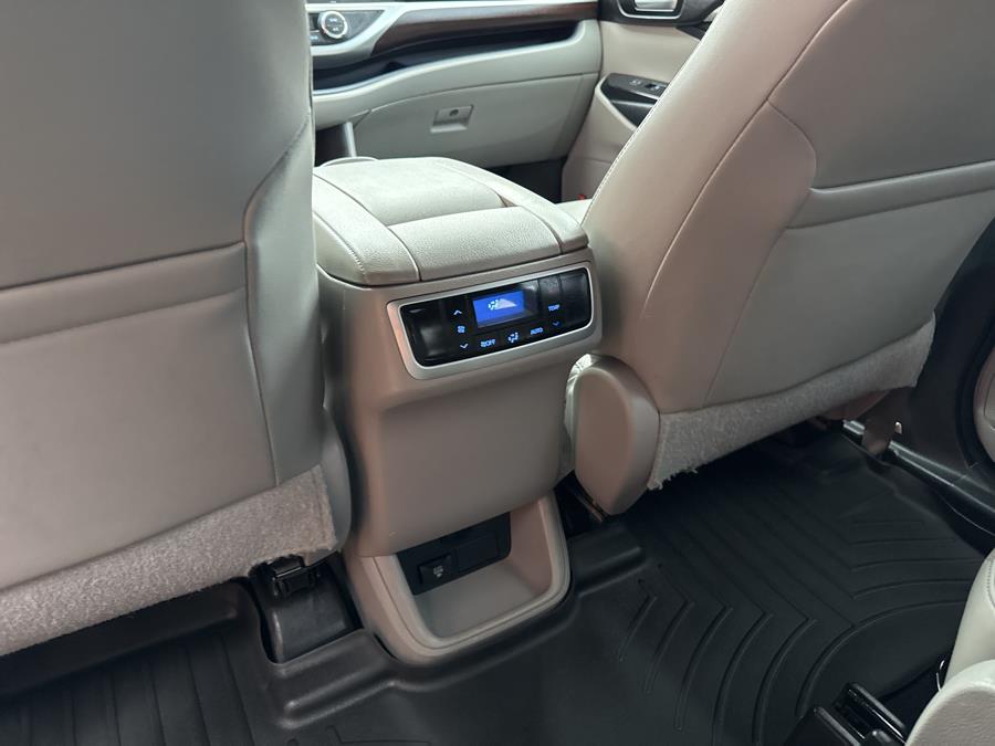 2015 Toyota Highlander AWD 4dr V6 Limited, available for sale in Waterbury, Connecticut | National Auto Brokers, Inc.. Waterbury, Connecticut 2015 Toyota Highlander AWD 4dr V6 Limited, available for sale in Waterbury, Connecticut | National Auto Brokers, Inc.. Waterbury, Connecticut