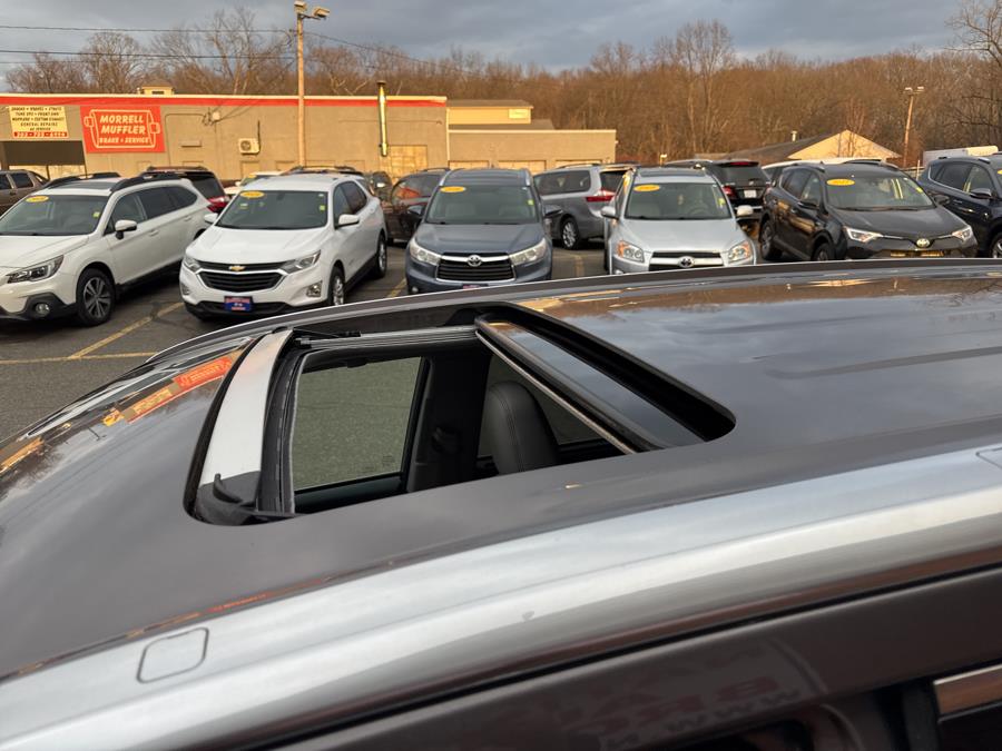 2015 Toyota Highlander AWD 4dr V6 Limited, available for sale in Waterbury, Connecticut | National Auto Brokers, Inc.. Waterbury, Connecticut 2015 Toyota Highlander AWD 4dr V6 Limited, available for sale in Waterbury, Connecticut | National Auto Brokers, Inc.. Waterbury, Connecticut
