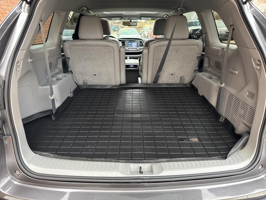 2015 Toyota Highlander AWD 4dr V6 Limited, available for sale in Waterbury, Connecticut | National Auto Brokers, Inc.. Waterbury, Connecticut 2015 Toyota Highlander AWD 4dr V6 Limited, available for sale in Waterbury, Connecticut | National Auto Brokers, Inc.. Waterbury, Connecticut