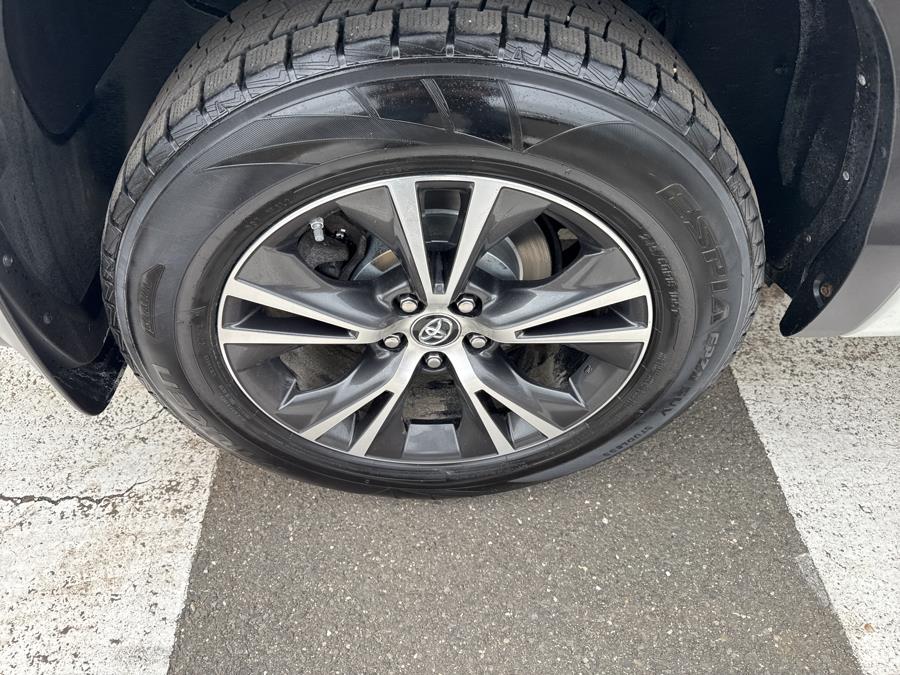 2017 Toyota Highlander LE V6 AWD, available for sale in Waterbury, Connecticut | National Auto Brokers, Inc.. Waterbury, Connecticut 2017 Toyota Highlander LE V6 AWD, available for sale in Waterbury, Connecticut | National Auto Brokers, Inc.. Waterbury, Connecticut