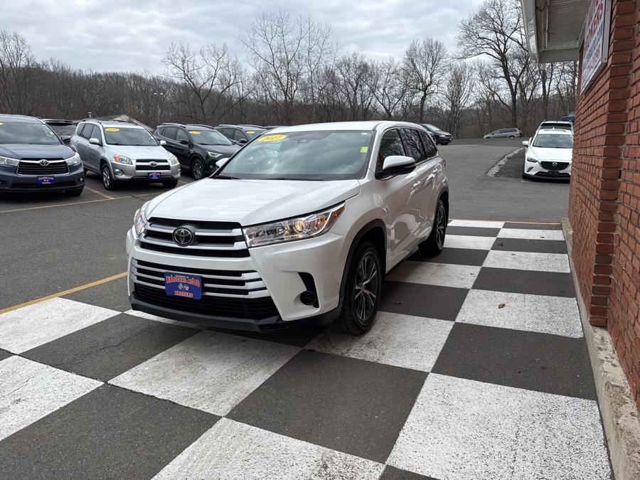 2017 Toyota Highlander LE V6 AWD, available for sale in Waterbury, Connecticut | National Auto Brokers, Inc.. Waterbury, Connecticut 2017 Toyota Highlander LE V6 AWD, available for sale in Waterbury, Connecticut | National Auto Brokers, Inc.. Waterbury, Connecticut