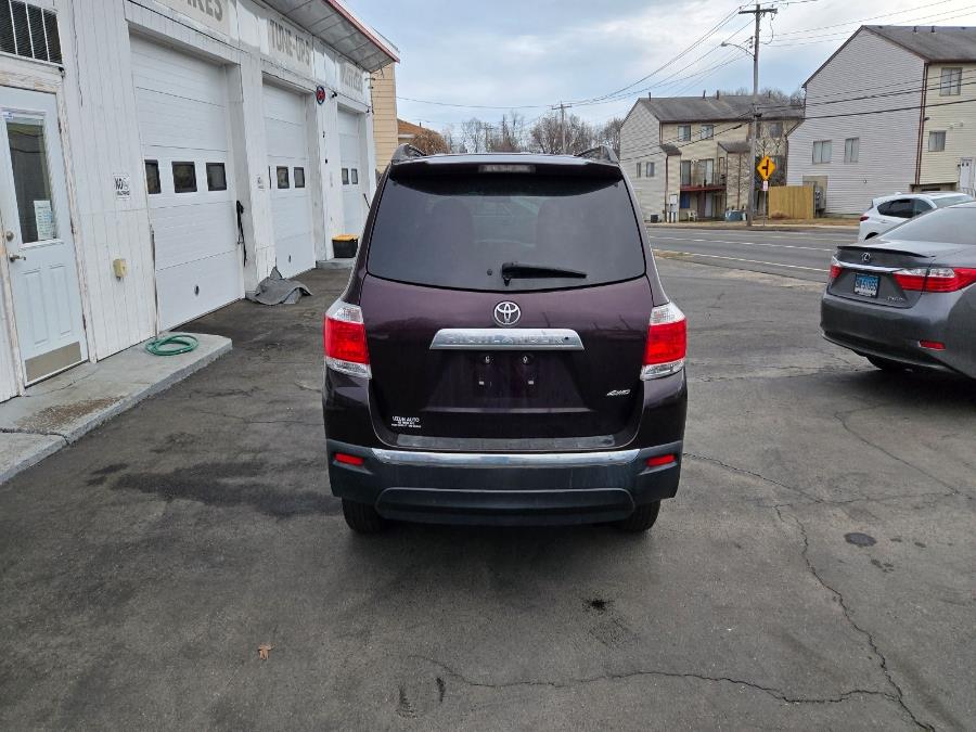 2013 Toyota Highlander 4WD 4dr V6 (Natl), available for sale in West Haven, Connecticut | Uzun Auto. West Haven, Connecticut 2013 Toyota Highlander 4WD 4dr V6 (Natl), available for sale in West Haven, Connecticut | Uzun Auto. West Haven, Connecticut