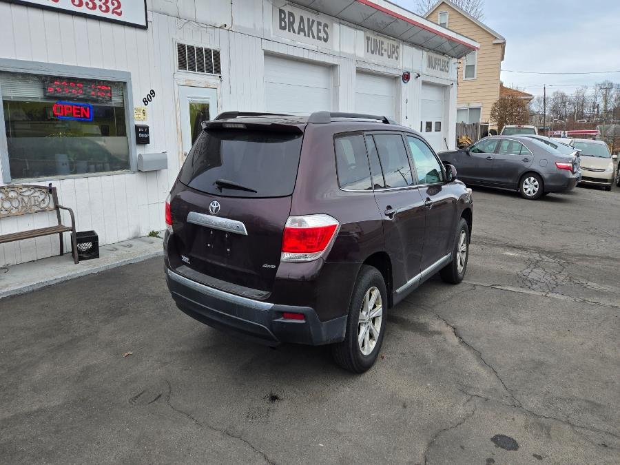 2013 Toyota Highlander 4WD 4dr V6 (Natl), available for sale in West Haven, Connecticut | Uzun Auto. West Haven, Connecticut 2013 Toyota Highlander 4WD 4dr V6 (Natl), available for sale in West Haven, Connecticut | Uzun Auto. West Haven, Connecticut