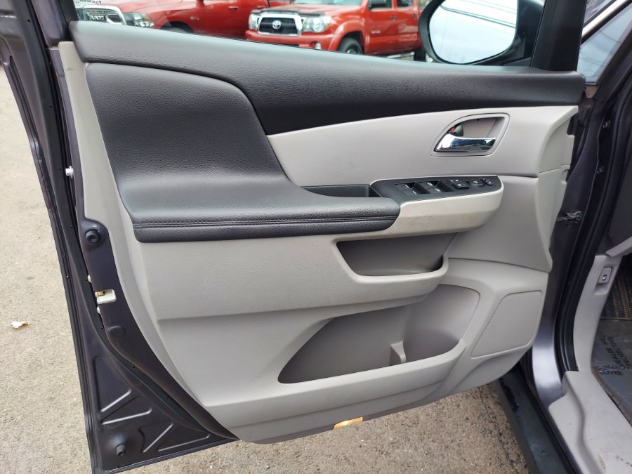 2016 Honda Odyssey 5dr SE, available for sale in East Windsor, Connecticut | United Auto Sales of E Windsor, Inc. East Windsor, Connecticut 2016 Honda Odyssey 5dr SE, available for sale in East Windsor, Connecticut | United Auto Sales of E Windsor, Inc. East Windsor, Connecticut