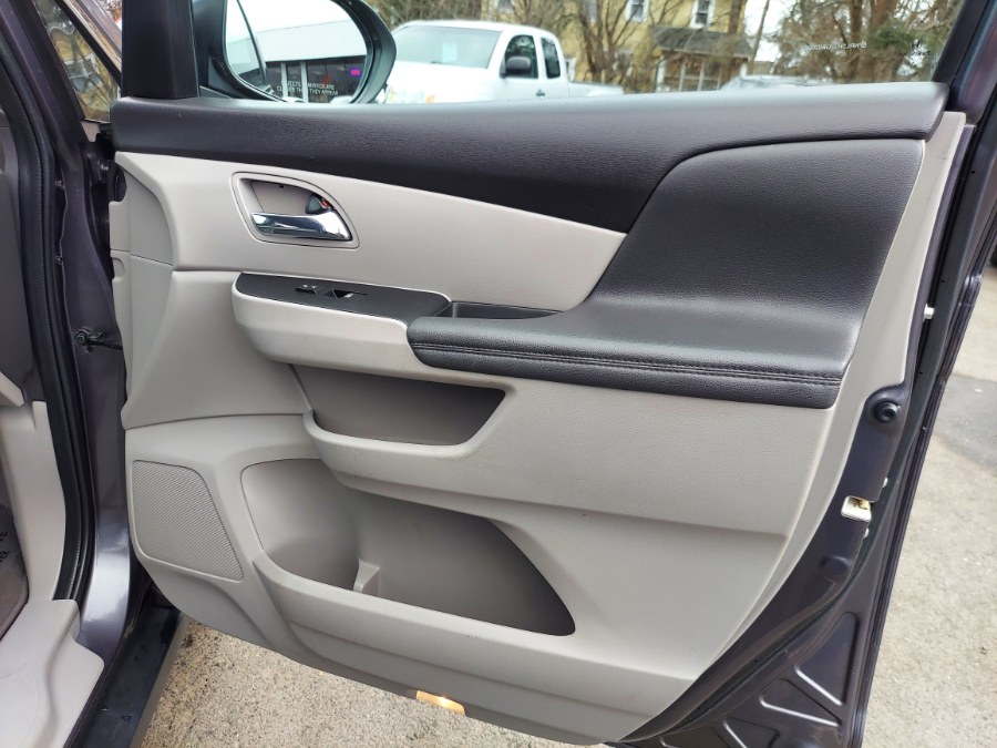 2016 Honda Odyssey 5dr SE, available for sale in East Windsor, Connecticut | United Auto Sales of E Windsor, Inc. East Windsor, Connecticut 2016 Honda Odyssey 5dr SE, available for sale in East Windsor, Connecticut | United Auto Sales of E Windsor, Inc. East Windsor, Connecticut