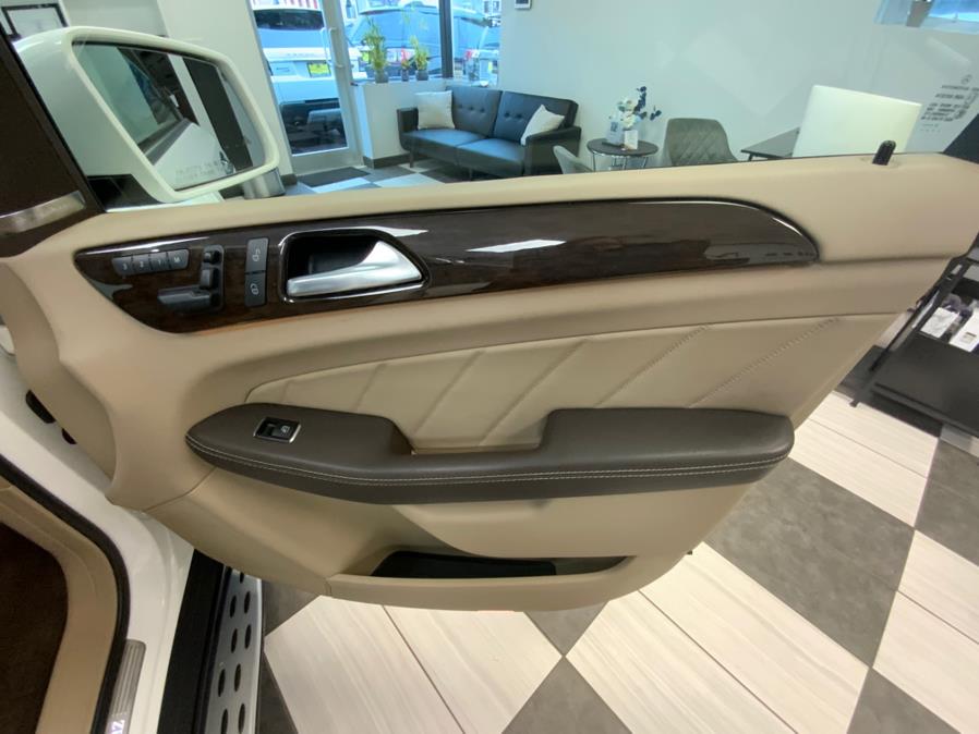 2016 Mercedes-Benz GL 4MATIC 4dr GL450, available for sale in Hartford, Connecticut | Franklin Motors Auto Sales LLC. Hartford, Connecticut 2016 Mercedes-Benz GL 4MATIC 4dr GL450, available for sale in Hartford, Connecticut | Franklin Motors Auto Sales LLC. Hartford, Connecticut