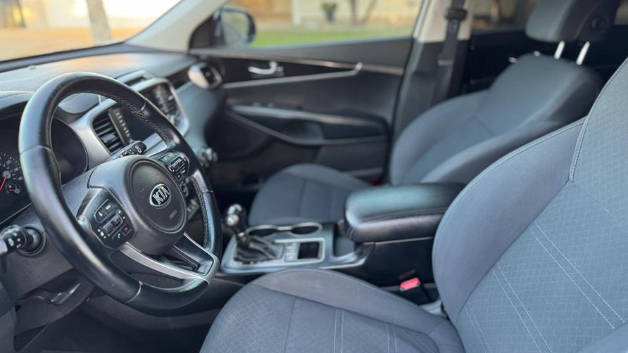 2017 Kia Sorento LX AWD, available for sale in Tustin, California | Carox LLC. Tustin, California 2017 Kia Sorento LX AWD, available for sale in Tustin, California | Carox LLC. Tustin, California