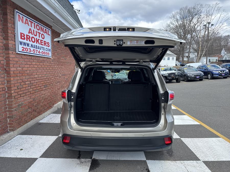 2015 Toyota Highlander AWD 4dr V6 Limited Platinum, available for sale in Waterbury, Connecticut | National Auto Brokers, Inc.. Waterbury, Connecticut 2015 Toyota Highlander AWD 4dr V6 Limited Platinum, available for sale in Waterbury, Connecticut | National Auto Brokers, Inc.. Waterbury, Connecticut