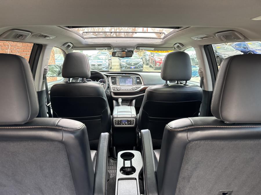 2015 Toyota Highlander AWD 4dr V6 Limited Platinum, available for sale in Waterbury, Connecticut | National Auto Brokers, Inc.. Waterbury, Connecticut 2015 Toyota Highlander AWD 4dr V6 Limited Platinum, available for sale in Waterbury, Connecticut | National Auto Brokers, Inc.. Waterbury, Connecticut