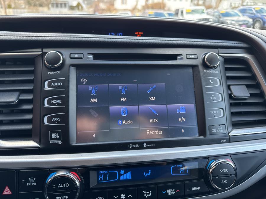 2015 Toyota Highlander AWD 4dr V6 Limited Platinum, available for sale in Waterbury, Connecticut | National Auto Brokers, Inc.. Waterbury, Connecticut 2015 Toyota Highlander AWD 4dr V6 Limited Platinum, available for sale in Waterbury, Connecticut | National Auto Brokers, Inc.. Waterbury, Connecticut