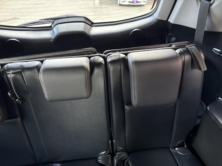 2015 Toyota Highlander AWD 4dr V6 Limited Platinum, available for sale in Waterbury, Connecticut | National Auto Brokers, Inc.. Waterbury, Connecticut 2015 Toyota Highlander AWD 4dr V6 Limited Platinum, available for sale in Waterbury, Connecticut | National Auto Brokers, Inc.. Waterbury, Connecticut