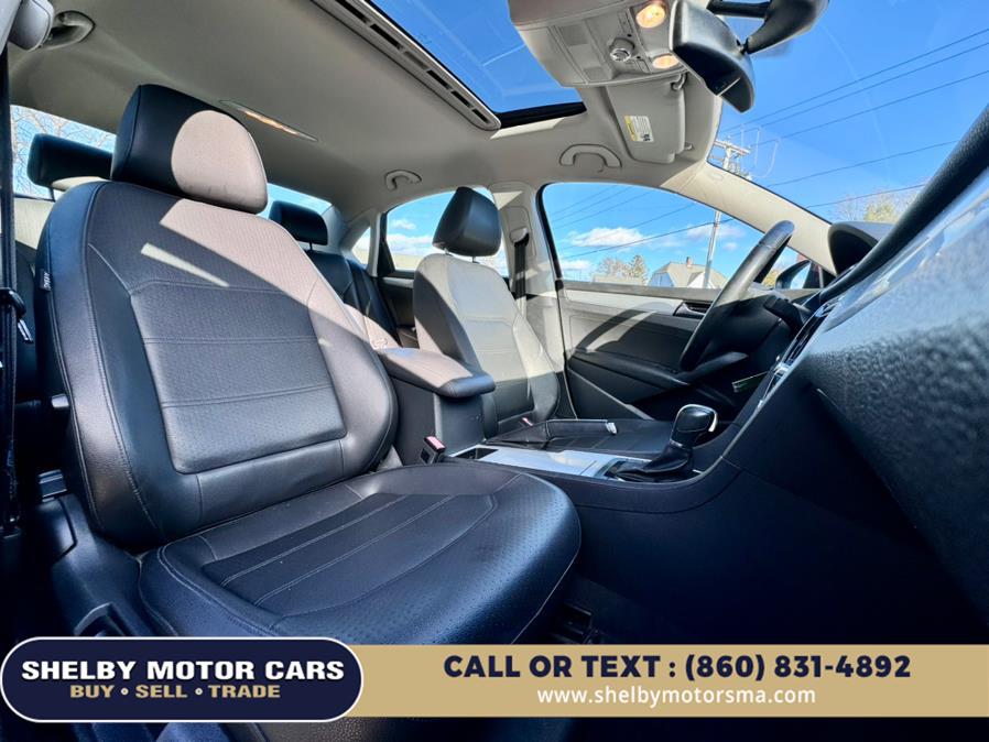 2012 Volkswagen Passat 4dr Sdn 2.5L Auto SE w/Sunroof & Nav PZEV, available for sale in Springfield, Massachusetts | Shelby Motor Cars. Springfield, Massachusetts 2012 Volkswagen Passat 4dr Sdn 2.5L Auto SE w/Sunroof & Nav PZEV, available for sale in Springfield, Massachusetts | Shelby Motor Cars. Springfield, Massachusetts