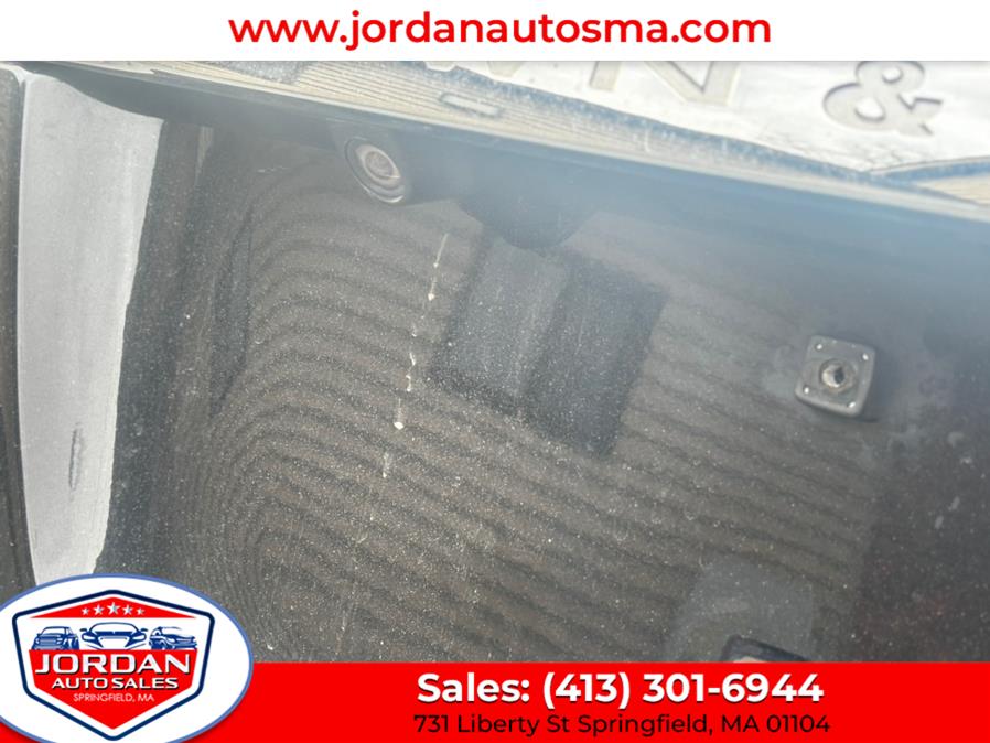 2013 Chrysler Town & Country 4dr Wgn Touring, available for sale in Springfield, Massachusetts | Jordan Auto Sales. Springfield, Massachusetts 2013 Chrysler Town & Country 4dr Wgn Touring, available for sale in Springfield, Massachusetts | Jordan Auto Sales. Springfield, Massachusetts