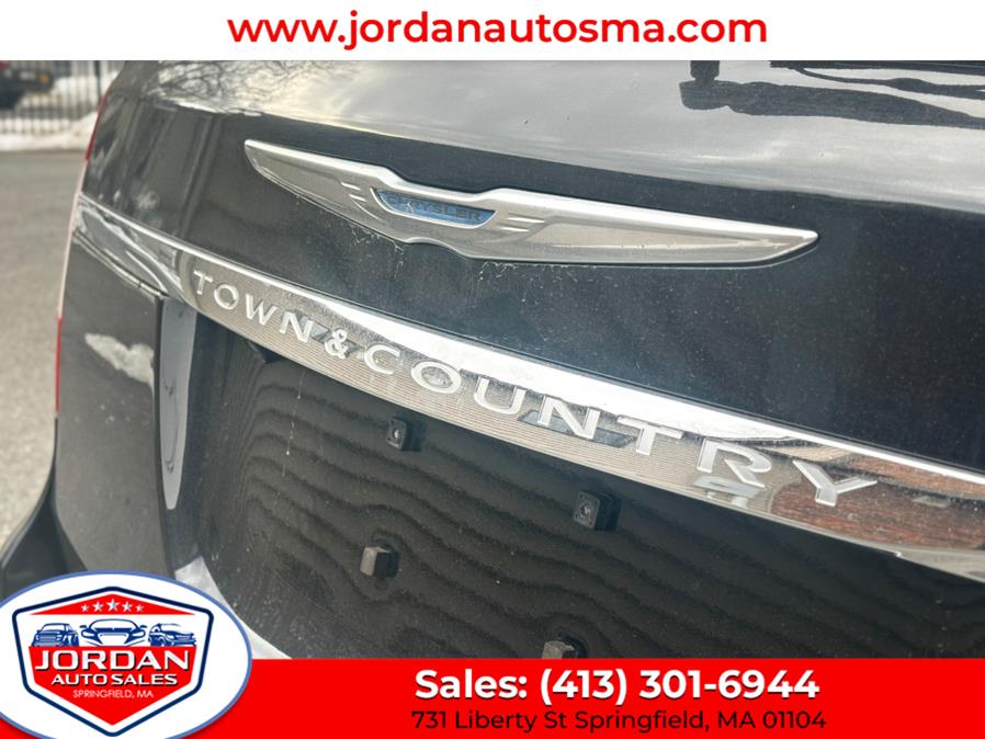 2013 Chrysler Town & Country 4dr Wgn Touring, available for sale in Springfield, Massachusetts | Jordan Auto Sales. Springfield, Massachusetts 2013 Chrysler Town & Country 4dr Wgn Touring, available for sale in Springfield, Massachusetts | Jordan Auto Sales. Springfield, Massachusetts