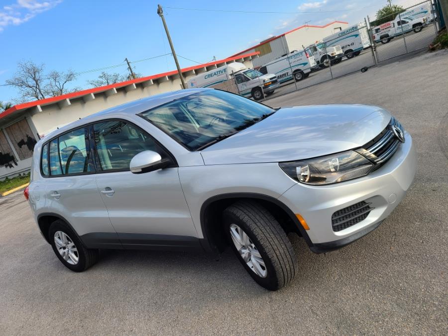 2014 Volkswagen Tiguan 2WD 4dr Auto SE, available for sale in Orlando, Florida | CarX Club Corporation. Orlando, Florida 2014 Volkswagen Tiguan 2WD 4dr Auto SE, available for sale in Orlando, Florida | CarX Club Corporation. Orlando, Florida